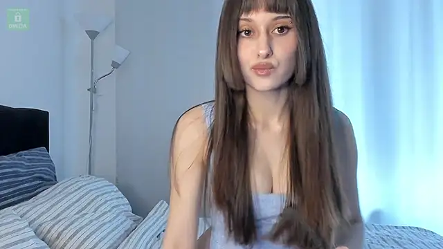 erika hoiree online show from May 10, 9:02 am