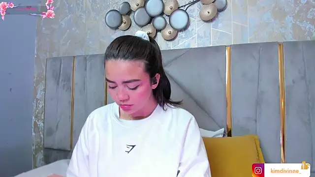 KimDevinne online show from November 19, 2:00 am