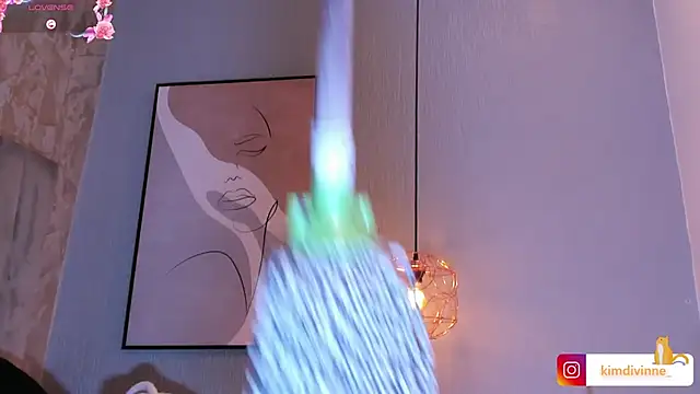 KimDevinne online show from March 6, 5:35 am