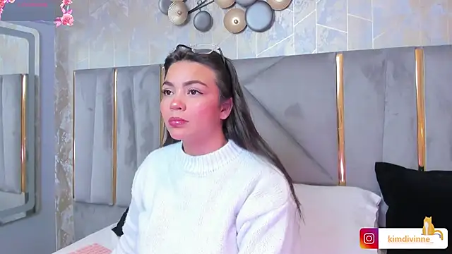 KimDevinne online show from March 6, 2:30 am