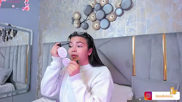 KimDevinne online show from March 15, 2:46 am