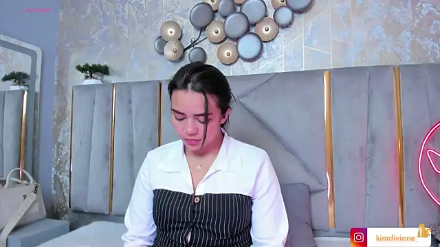 KimDevinne online show from September 24, 3:02 am