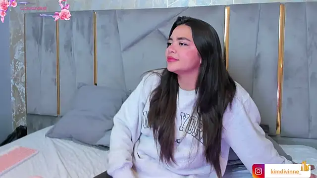 KimDevinne online show from October 17, 2:37 am