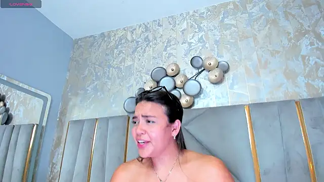 KimDevinne online show from February 8, 3:15 am