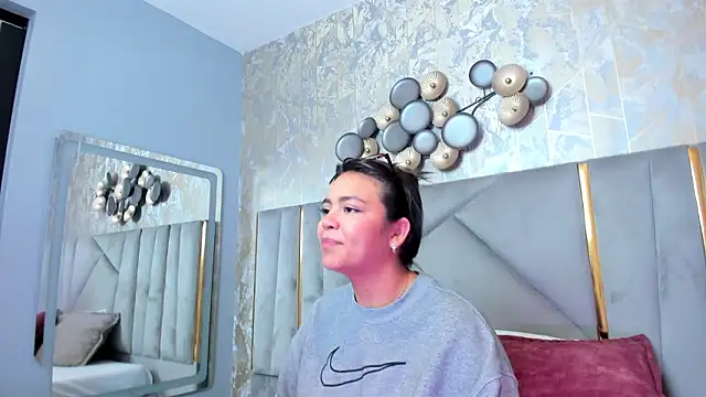 KimDevinne online show from February 11, 2:33 am