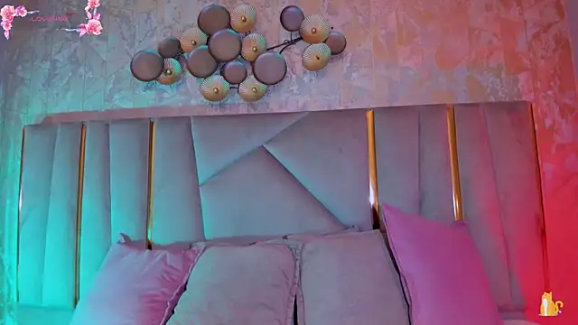 KimDevinne online show from April 22, 2:29 am