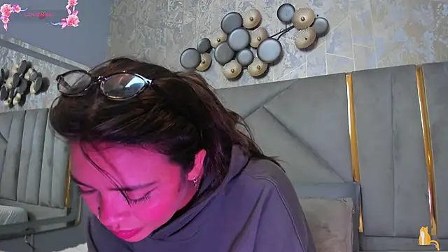 KimDevinne online show from March 8, 2:59 am