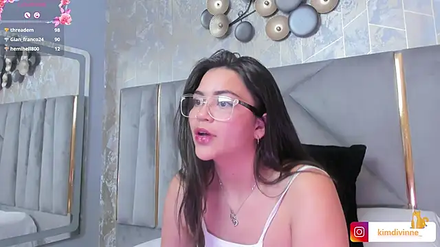 KimDevinne online show from March 9, 9:02 am