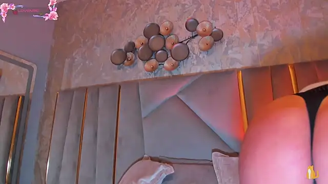 KimDevinne online show from February 20, 2:30 am