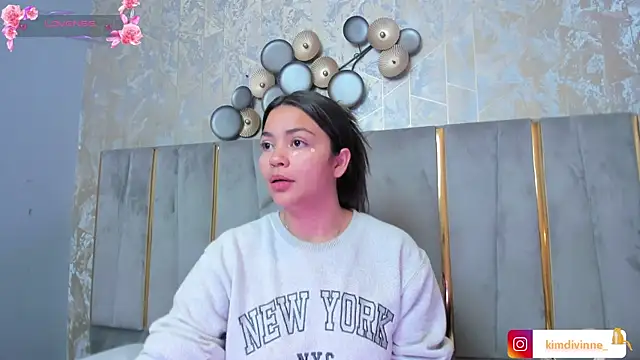 KimDevinne online show from November 12, 2:37 am