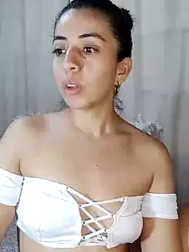 Snapshot of anngela01 chatting on December 31, 10:34 pm anngela01 online show from December 31, 10:34 pm