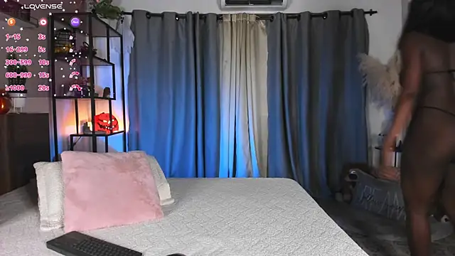 Snapshot of amber_maxwell chatting on October 29, 8:41 pm amber maxwell online show from October 29, 8:41 pm