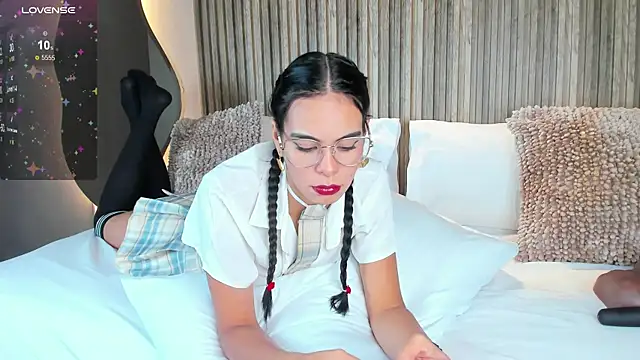 Snapshot of AnahinClar chatting on November 12, 5:28 pm AnahinClar online show from November 12, 5:28 pm