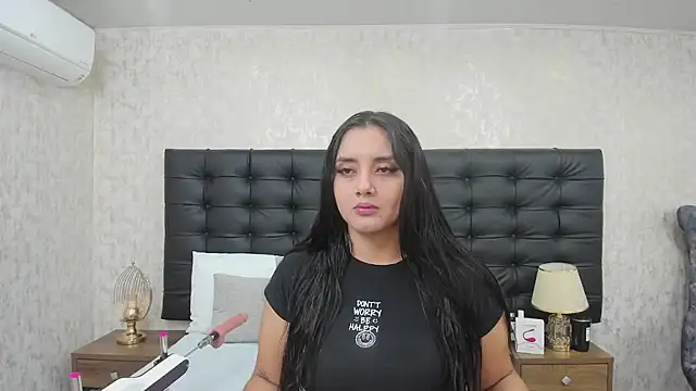 Snapshot of AmaliaDalton chatting on March 18, 11:11 am AmaliaDalton online show from March 18, 11:11 am