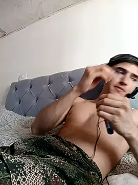 PhilipRich online show from December 4, 5:23 pm