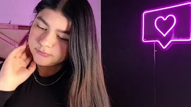 Snapshot of emmalee_01a chatting on February 11, 11:31 am emmalee 01a online show from February 11, 11:31 am