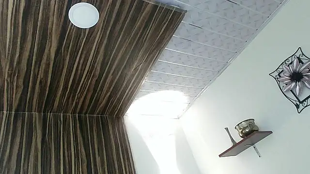 Snapshot of issa_soto_ chatting on February 19, 1:50 pm issa soto online show from February 19, 1:50 pm