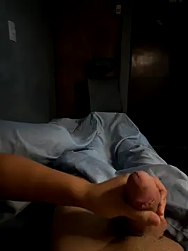 mismmia online show from November 25, 3:40 am