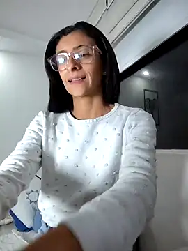 thedianakaro online show from February 9, 4:36 am