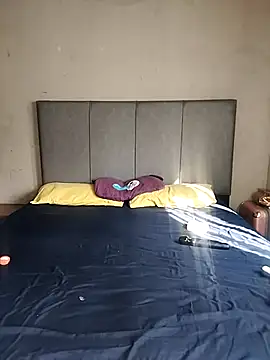 ThickPearlx23 online show from April 16, 7:09 am