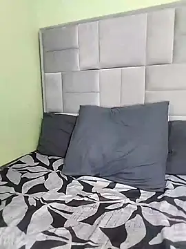 ThickPearlx23 online show from November 28, 1:00 pm