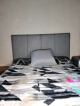 ThickPearlx23 online show from February 6, 5:03 am