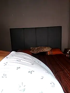 ThickPearlx23 online show from March 30, 6:20 pm