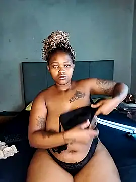 Snapshot of ThickPearlx23 chatting on April 29, 7:01 am ThickPearlx23 online show from April 29, 7:01 am