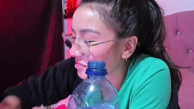 Snapshot of teffy_lee chatting on June 30, 8:20 pm teffy lee online show from June 30, 8:20 pm
