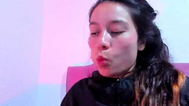 teffy lee online show from February 18, 8:36 pm