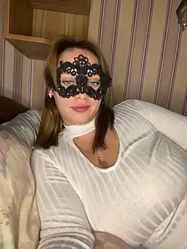 69Laura696 online show from September 21, 6:35 pm