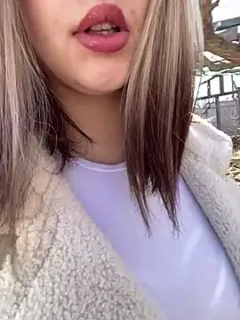 69Laura696 online show from March 7, 9:51 am