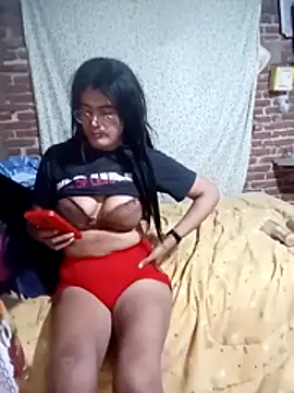 yovana13 online show from November 22, 10:41 pm