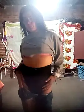 yovana13 online show from October 22, 9:46 pm