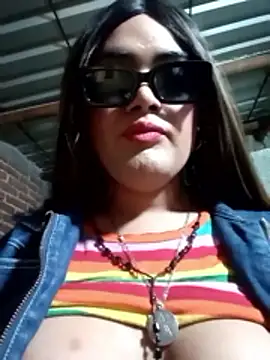 yovana13 online show from December 15, 11:31 pm