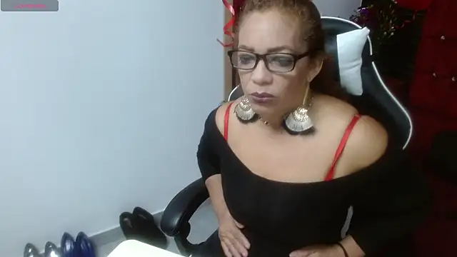 Snapshot of PervertedMature chatting on March 12, 4:19 am PervertedMature online show from March 12, 4:19 am