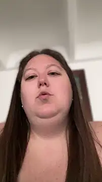 Chloee ep online show from April 30, 4:03 pm