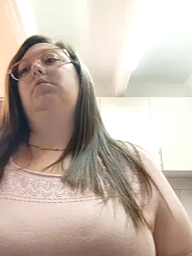 Chloee ep online show from March 20, 4:42 pm