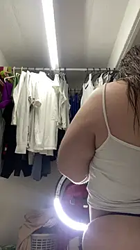 Snapshot of Chloee_ep chatting on March 3, 5:03 am Chloee ep online show from March 3, 5:03 am