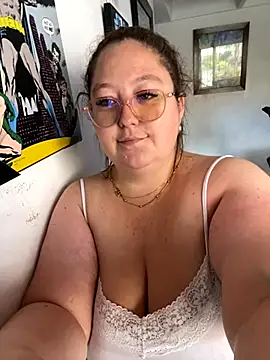 Chloee ep online show from September 26, 5:09 pm