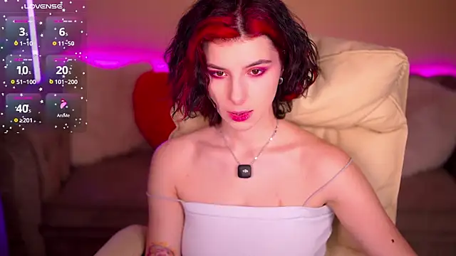 HaylaAmber online show from March 25, 2:05 pm