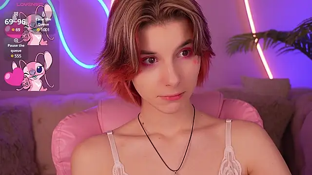 HaylaAmber online show from February 14, 8:05 pm