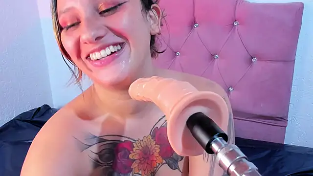 Mila nixon02 online show from March 15, 5:59 pm