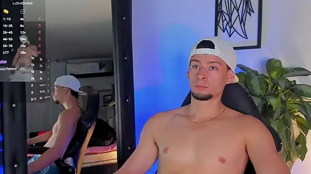 JadeSmiith  online show from November 12, 9:40 pm