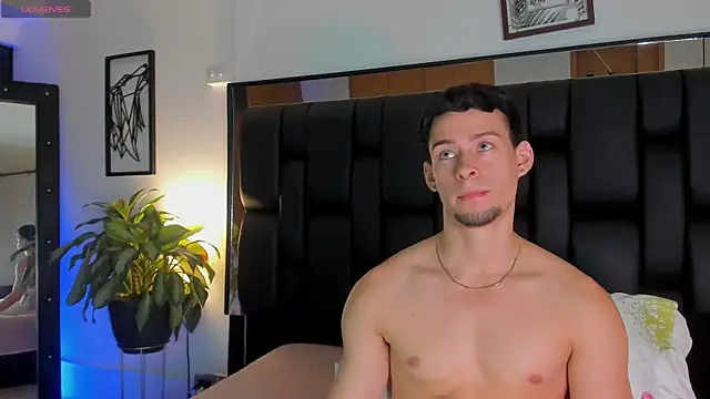 JadeSmiith  online show from November 24, 10:43 pm