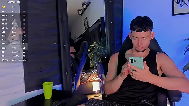 JadeSmiith  online show from October 31, 11:11 pm