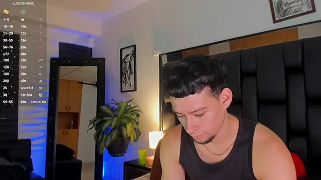 JadeSmiith  online show from September 30, 10:05 pm
