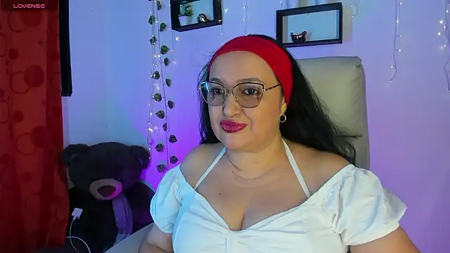 Gia Nahomi online show from February 2, 9:36 pm