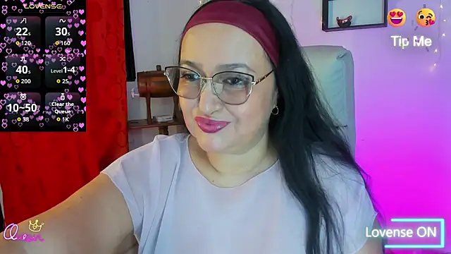 Gia Nahomi online show from February 13, 10:54 pm