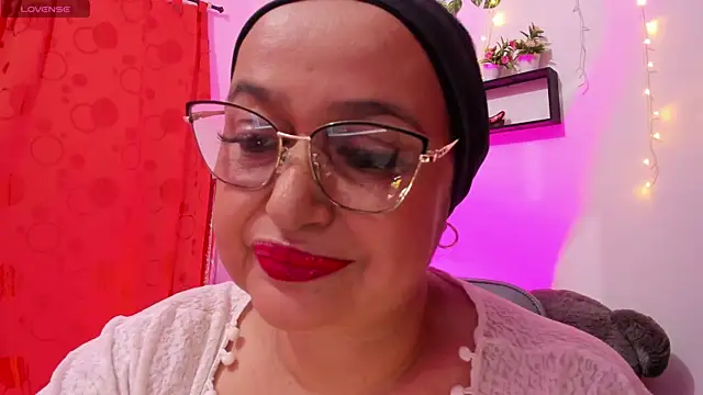 Gia Nahomi online show from January 12, 10:47 pm